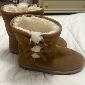 Like New! koolaburra Victoria boots - short
